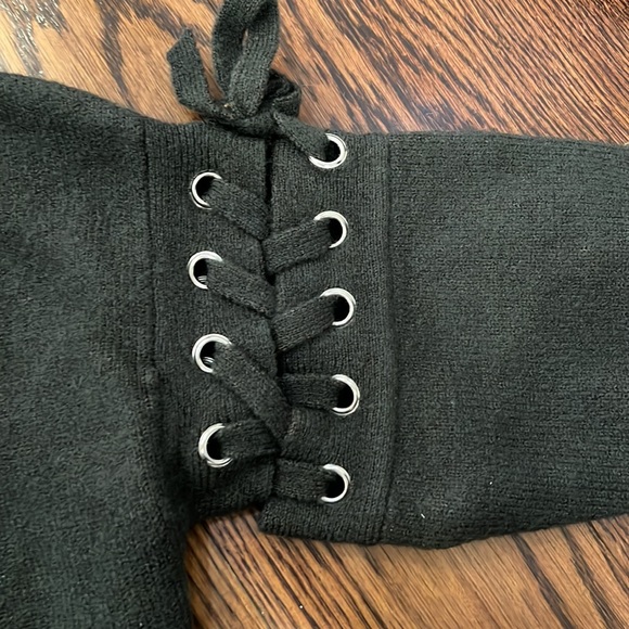 Sweater - Picture 2 of 4